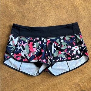 🍋Lululemon🍋 Speed Shorts - abstract print